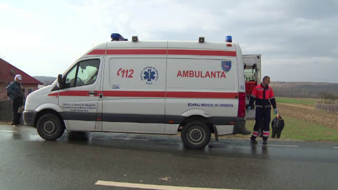 Pieton GRAV accidentat la Costești
