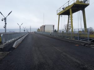 Veste bună pentru şoferi: Podul peste barajul Prundu, redeschis circulaţiei