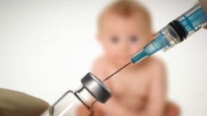 Speriaţi de rujeolă, mulţi părinţi şi-au vaccinat copiii