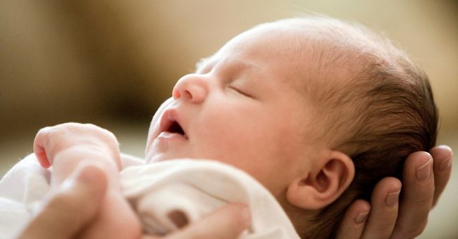 Argeș. Mii de semnături pentru susținerea stimulentului acordat familiilor cu nou născuți