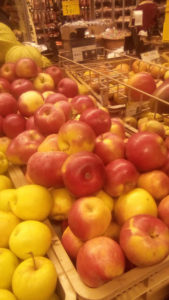 Preţuri la fructe, culese din supermarket