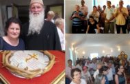 La Măniceşti, sute de oameni în noua biserică 