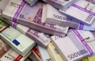 Un român are salariul lunar de circa 800.000 euro