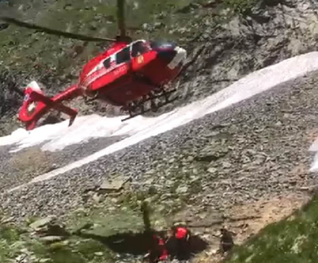 Încă un turist accidentat în munţi, luat cu elicopterul!