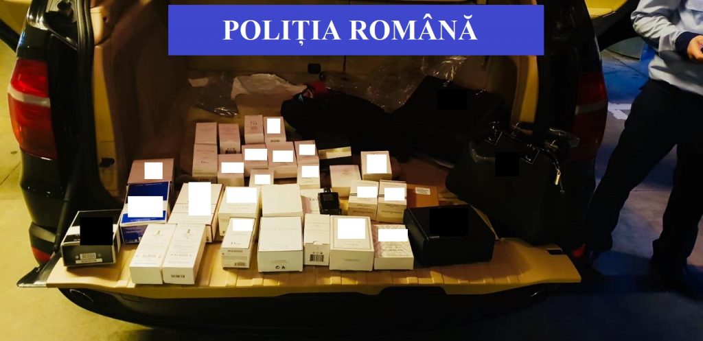 O tânără din Piteşti, prinsă cu 300 de parfumuri suspecte în portbagaj