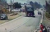 Incident ciudat la Călinești! Un bărbat a intrat sub roțile camionului