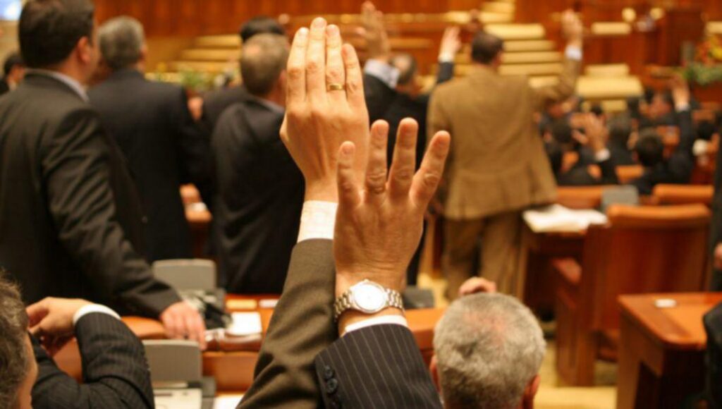 Parlamentarii pregătesc restricții pentru antreprenori