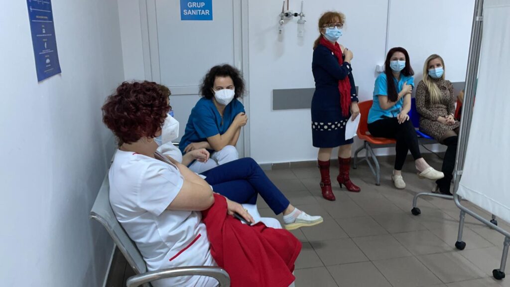 Raport exploziv privind efectul vaccinurilor, mii de români afectaţi