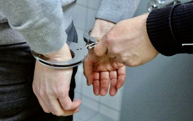 Comisari de la Protecţia Consumatorilor Argeş, arestați pentru mită