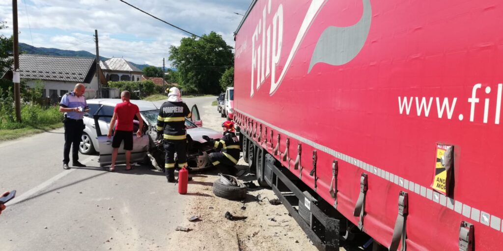 Acum: Accident la Coșești. Ar fi două victime