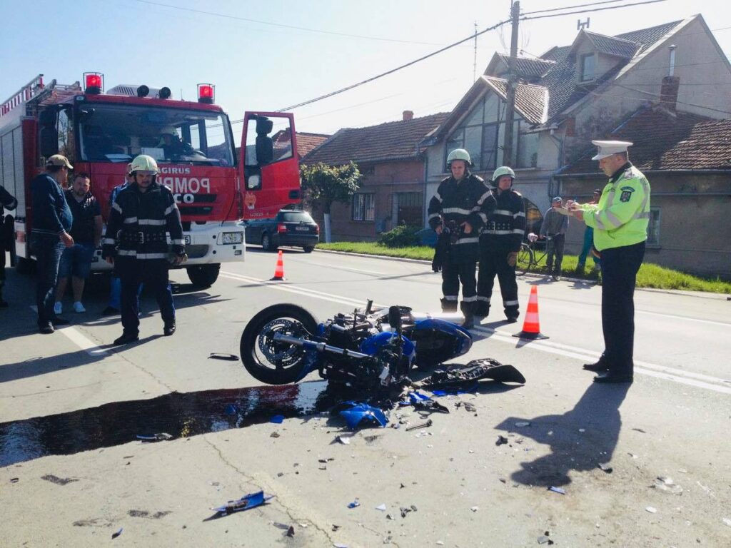 Video: Motociclist grav accidentat la Dîrmăneşti