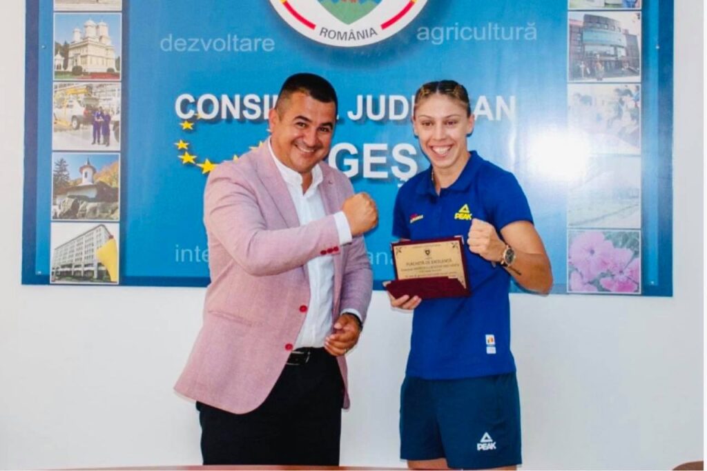 Prima româncă victorioasă la box olimpic este din Argeş