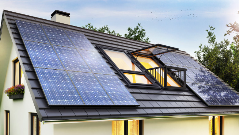 Panouri fotovoltaice pentru locuinţe, cu bani de la Guvern
