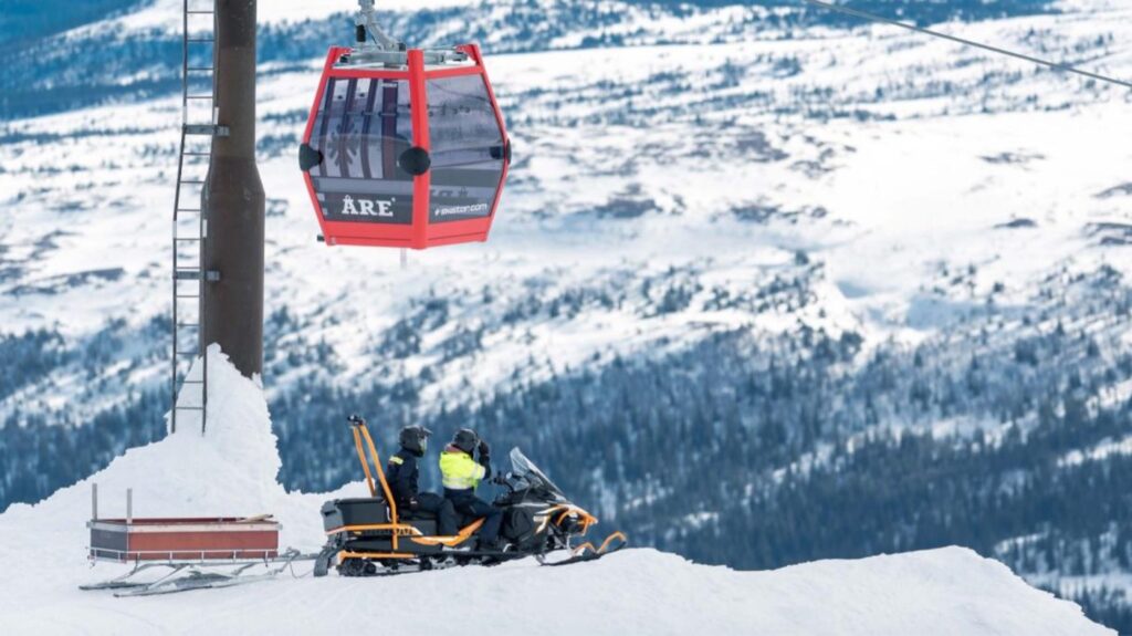 Lynx Ranger Alpine, un snowmobil sport - utilitar, conceput pentru o experiență de riding fără compromisuri prin zăpadă adâncă