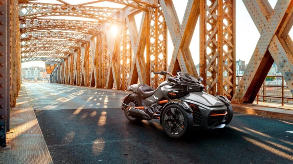 BRP Can-Am Spyder, roadster-ele care impresionează de la prima vedere