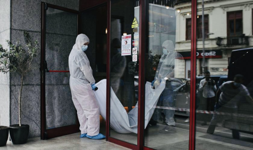 Bărbat găsit fără viață într-o cameră de hotel din Argeș