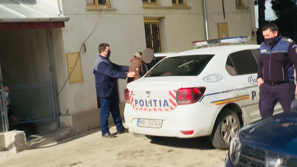 Argeș: Și-a bătut soția și amenințat nepoții de Moș Nicolae