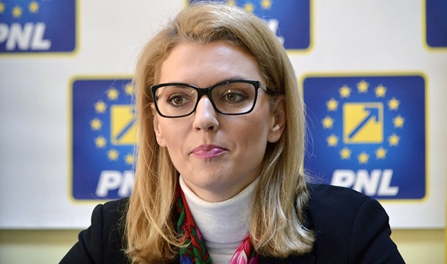 Alina Gorghiu a preluat conducerea PNL Argeș