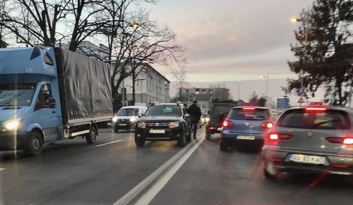 Un alt pieton accidentat în Pitești, trafic blocat!