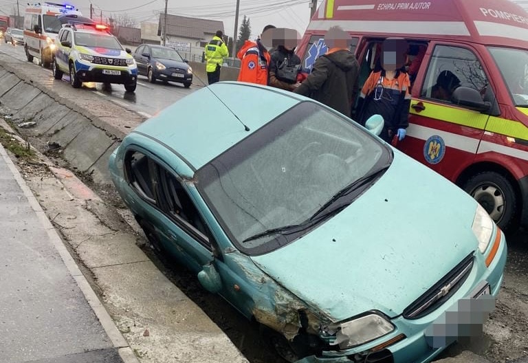 Argeș: Mort de beat la volan, a ajuns cu mașina într-un șanț