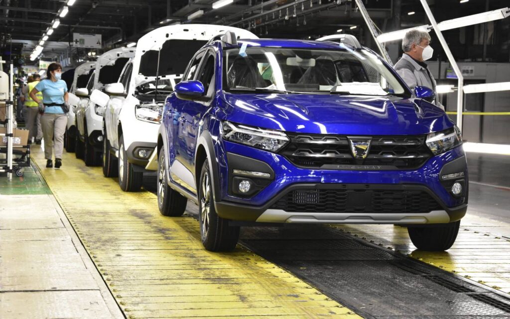 Peste 100.000 de vehicule Dacia noi în Uniunea Europeană