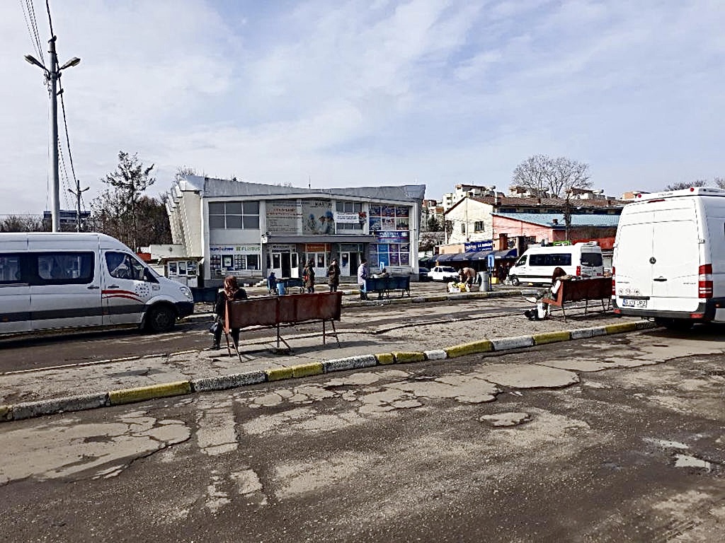 Controale la Autogara Sud Pitești, șoferi amendați cu 80.000 lei