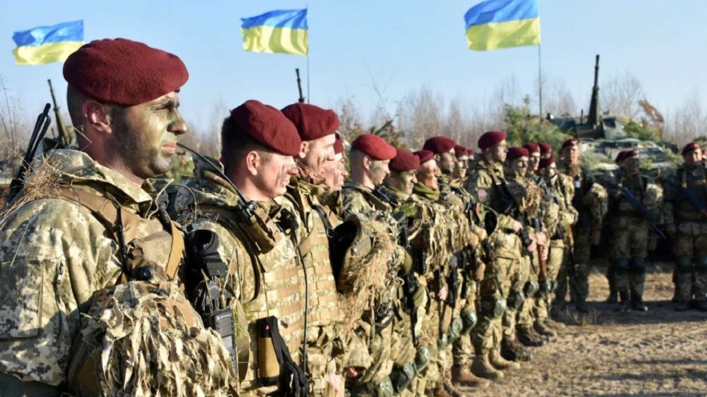 Ce câștigă cei 1.500 de români care au plecat pe frontul din Ucraina