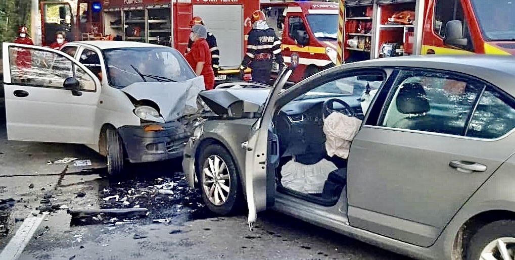 Accident grav acum, în Argeș. Trei autoturisme implicate!