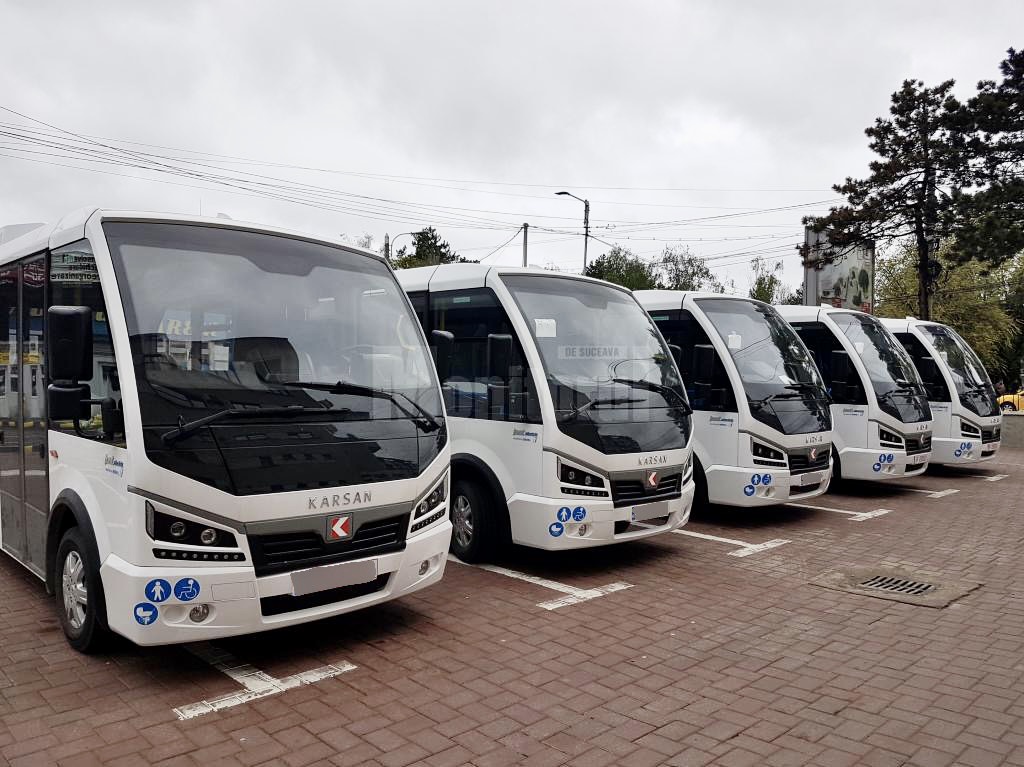 Transport cu microbuze electrice pentru elevii din Argeș