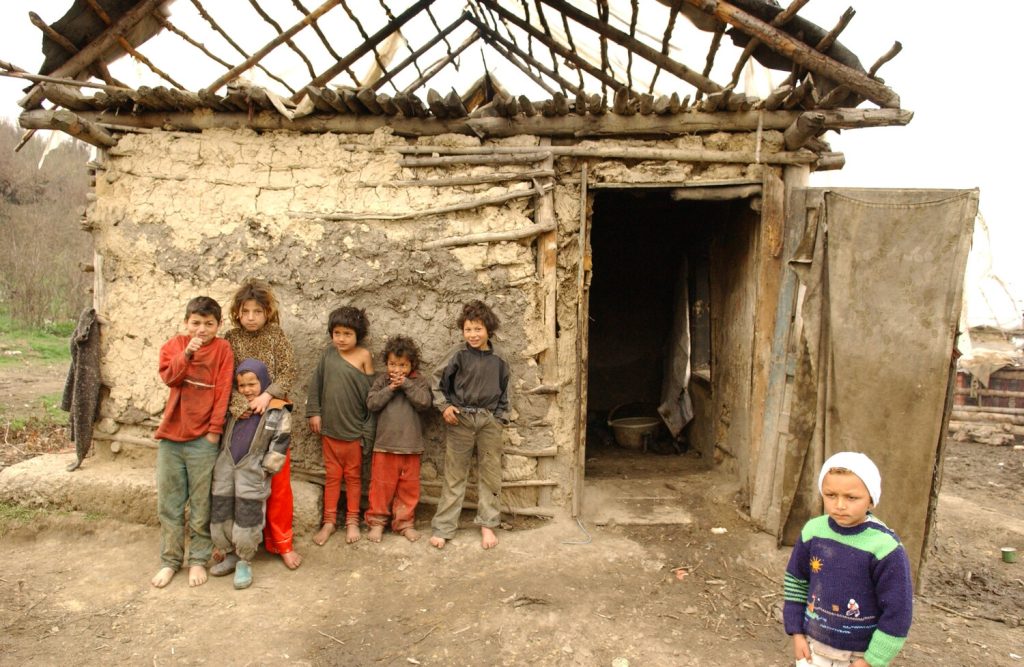 Opt familii din Argeș, ajutate de guvern cu 41.500 de lei