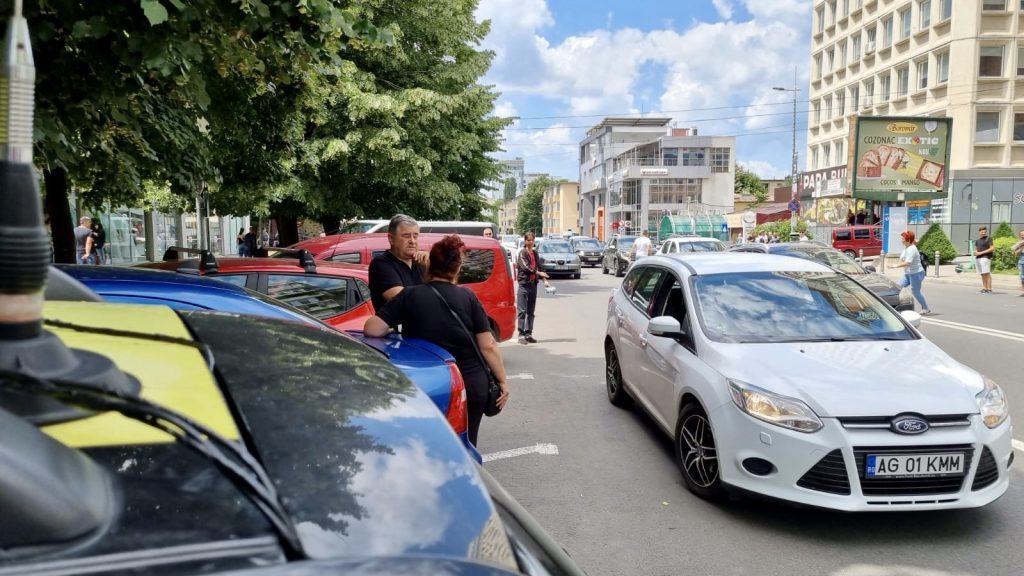 Pitești: Femeie lovită de mașină pe Bulevardul I.C. Brătianu