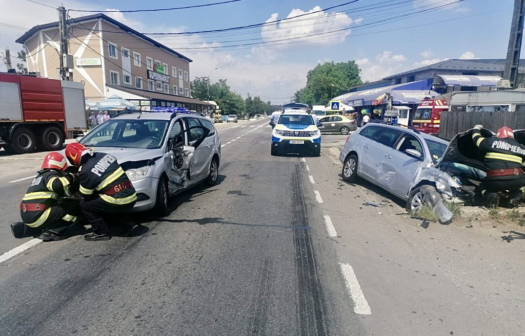 Accident cu victime în Argeș, două mașini făcute praf!