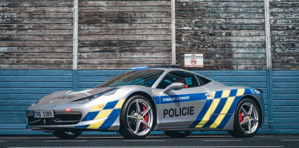 Ferrari devenit autospecială de Poliție