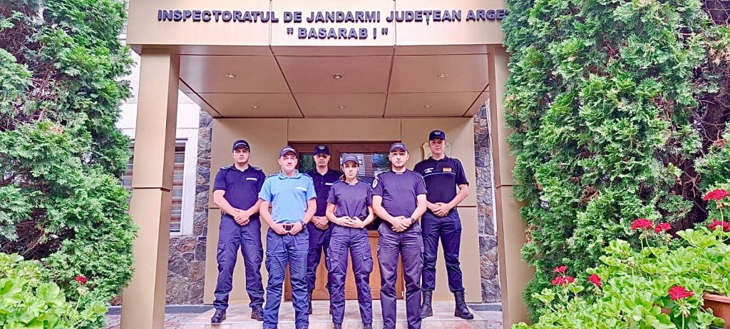 Tineri viitori jandarmi, practică la Jandarmeria Argeș