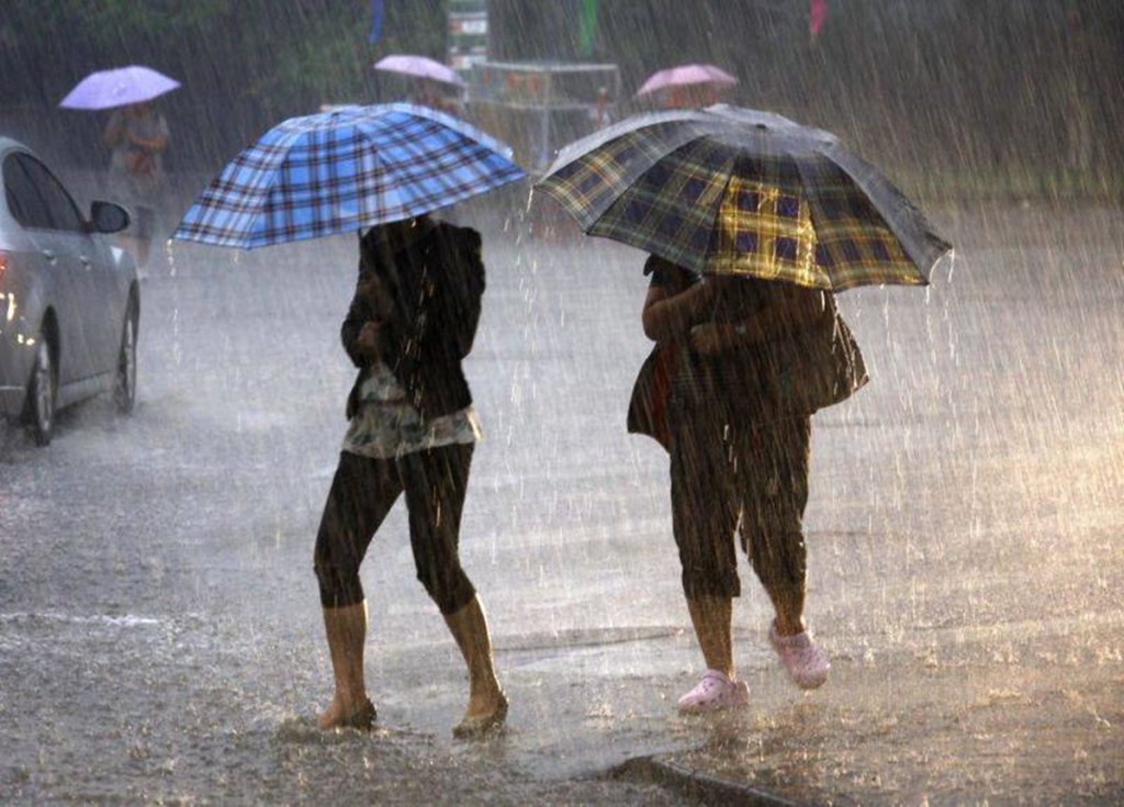 Alertă meteo în Argeș! Ploi torențiale și vreme rea