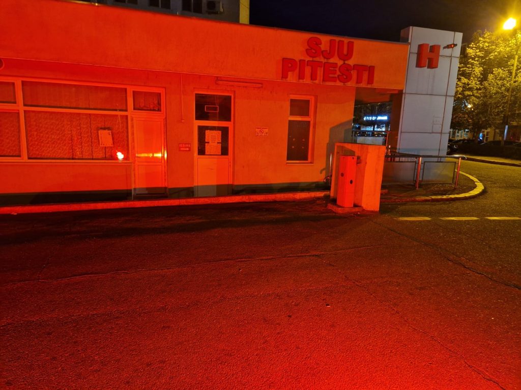 Spitalul Județean de Urgență Pitești, iluminat în portocaliu