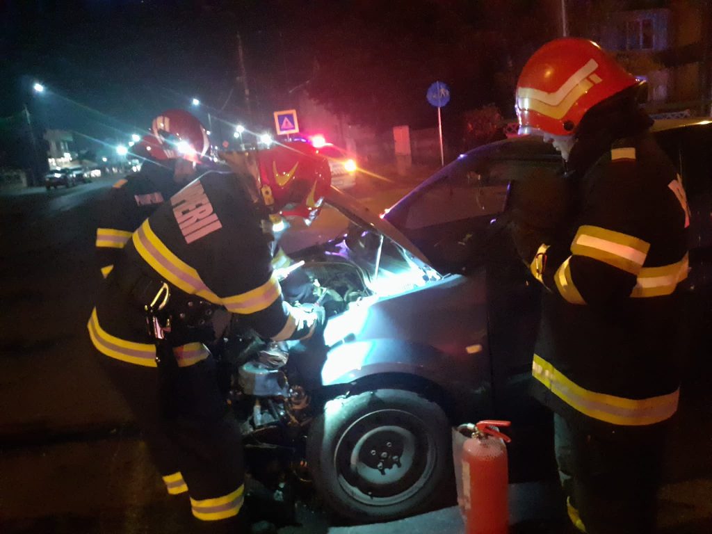 Accident în Argeș. Victima, o șoferiță de 19 ani