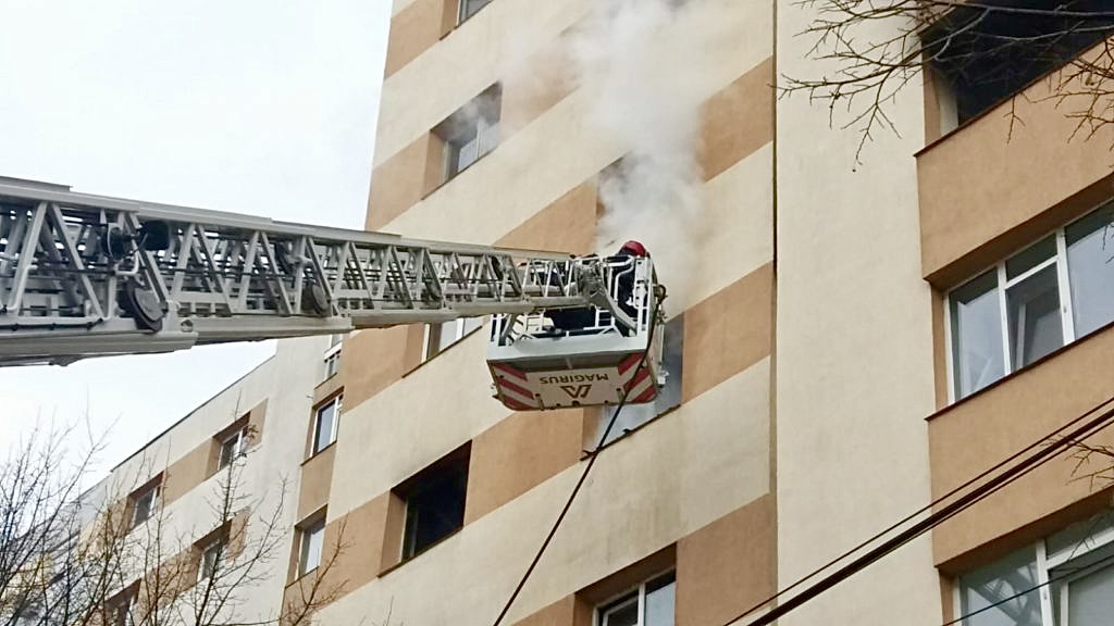 Incendiu într-un apartament din Pitești