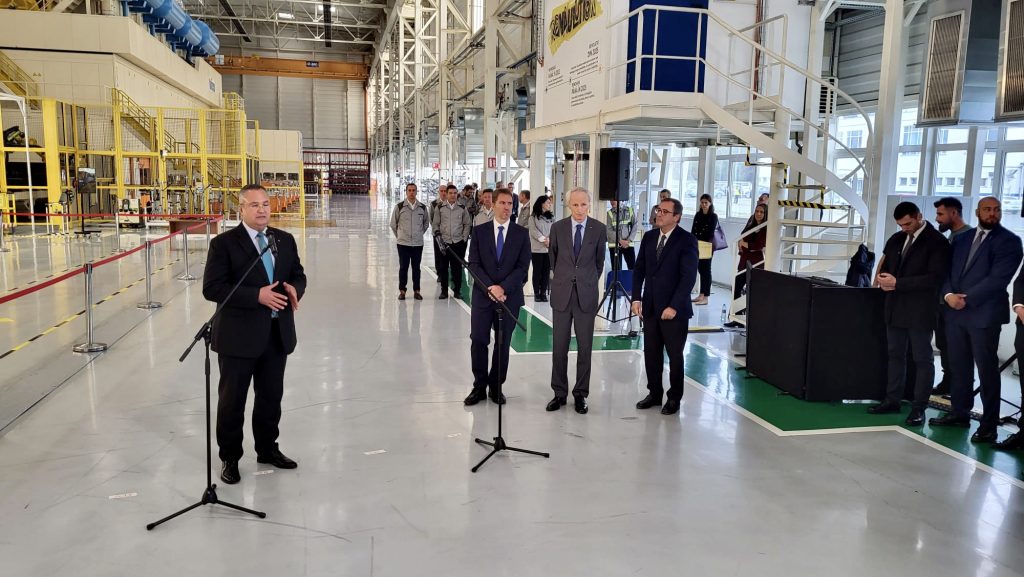 Premierul Ciucă, în vizită la Dacia Mioveni