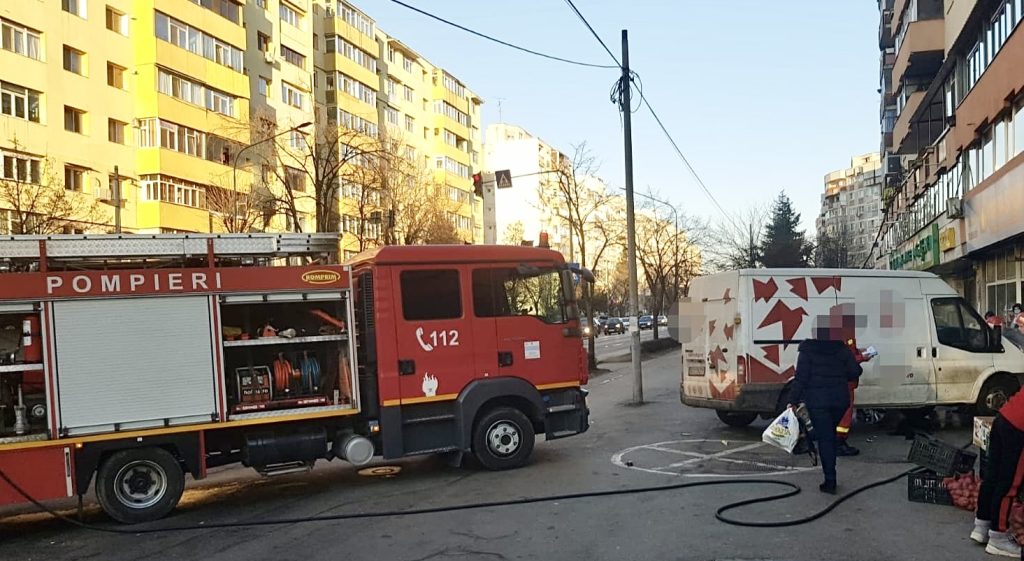 Incendiu într-un bloc din Pitești
