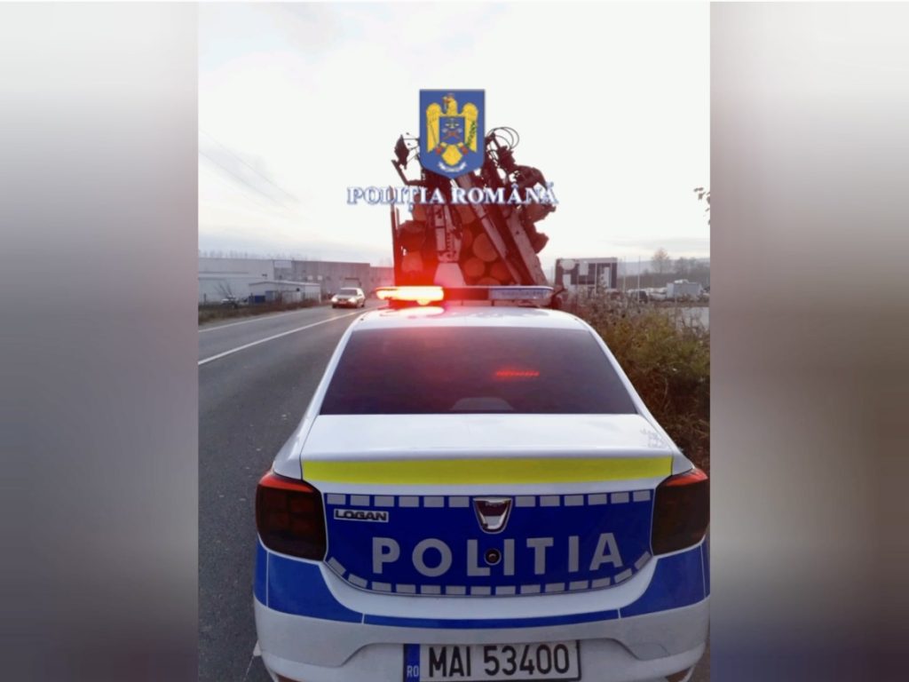 Camion depistat de polițiști  în Argeș cu lemn transportat ilegal