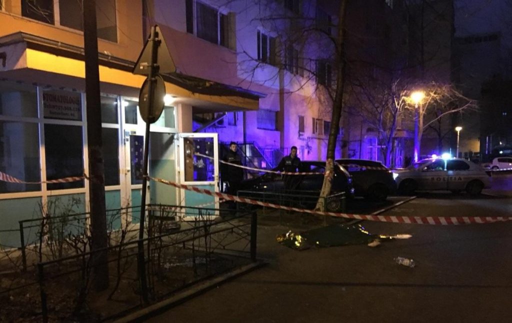 Sfârșit crunt! Bărbat mort pe stradă într-un cartier din Pitești