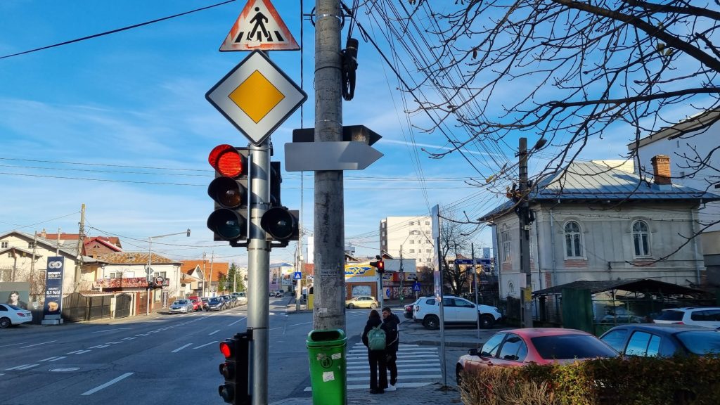 Întreruperi temporare ale semafoarelor din mai multe zone, în Pitești