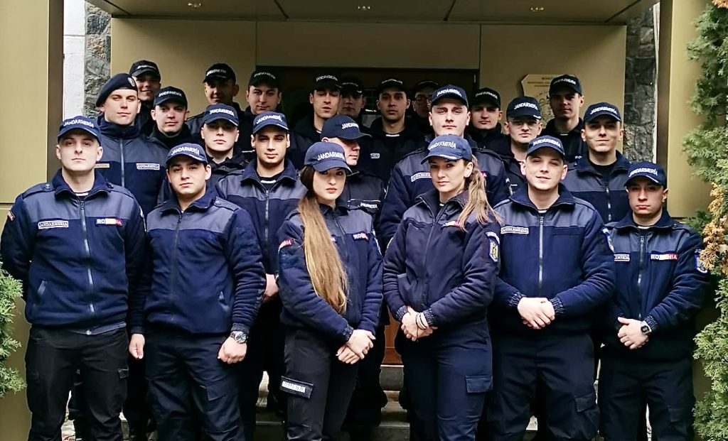 51 de elevi jandarmi, în practică la Jandarmeria Argeș