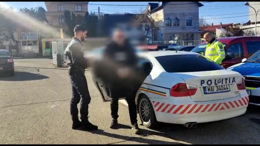 Video cu şoferul beat care a lovit maşina de Poliţie la Bascov