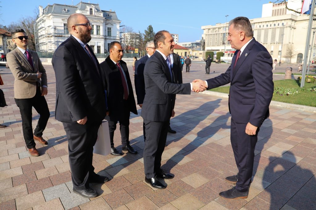 Ambasadorul Turciei a venit la Piteşti. Se doreşte o colaborare fructoasă între cele două părţi