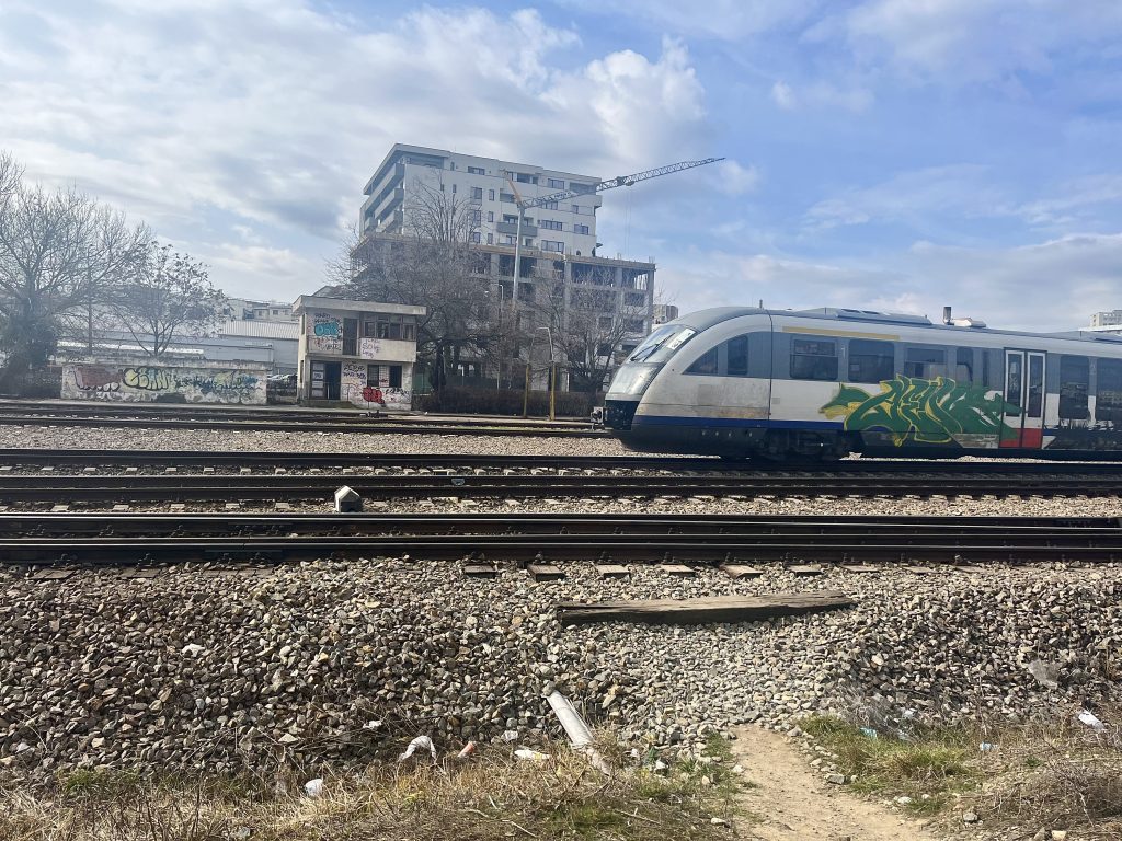 Se vor moderniza instalațiile de siguranță feroviară din Argeș