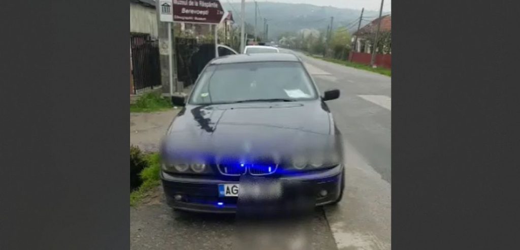 Video - Argeș: Un șofer și-a pus sirene și girofar pe BMW