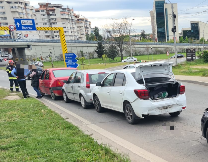 Pitești: Accident cu trei mașini implicate la Podul Viilor