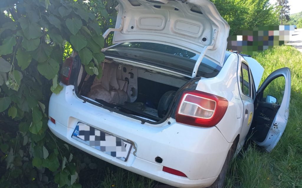 Accident în Argeș, a ajuns cu mașina în gard